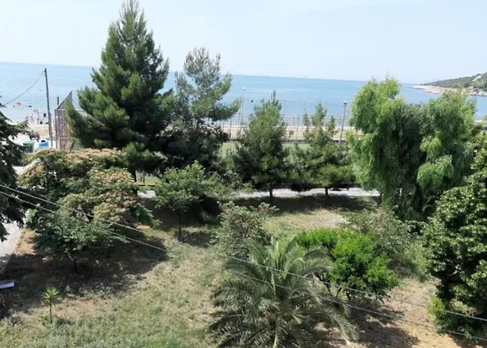 Soula\'S Sunshine Green Apartment